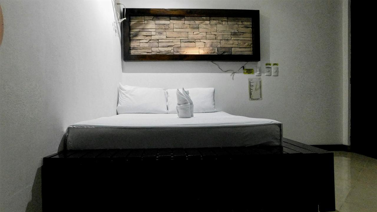 מדיין Hotel Kong מראה חיצוני תמונה