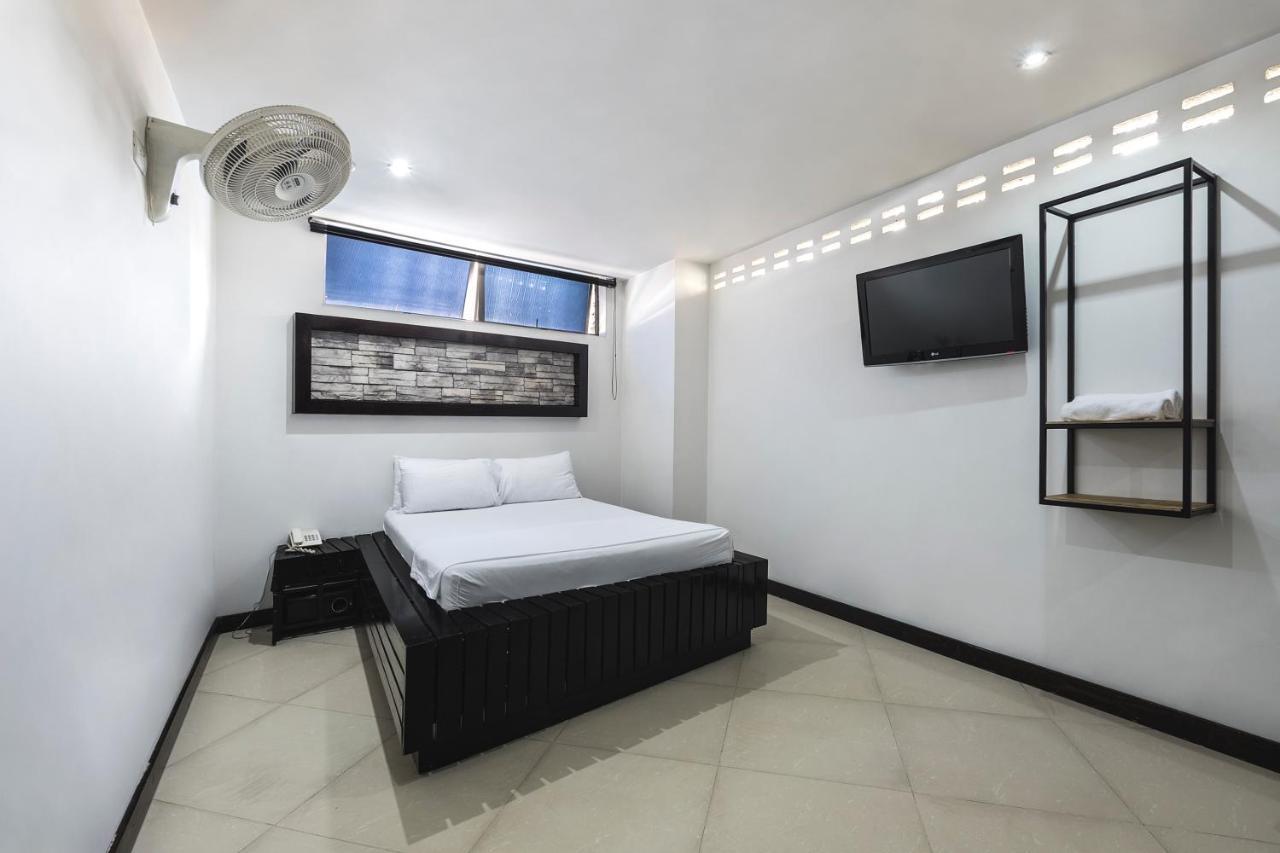 מדיין Hotel Kong מראה חיצוני תמונה
